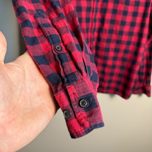 Banana Republic Men's Red/Black Check Untucked Slim Fit Button Up‎ Shirt Medium - Picture 3 of 13